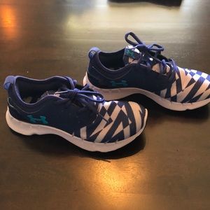 Under armor purple size 6.5 tennis shoes